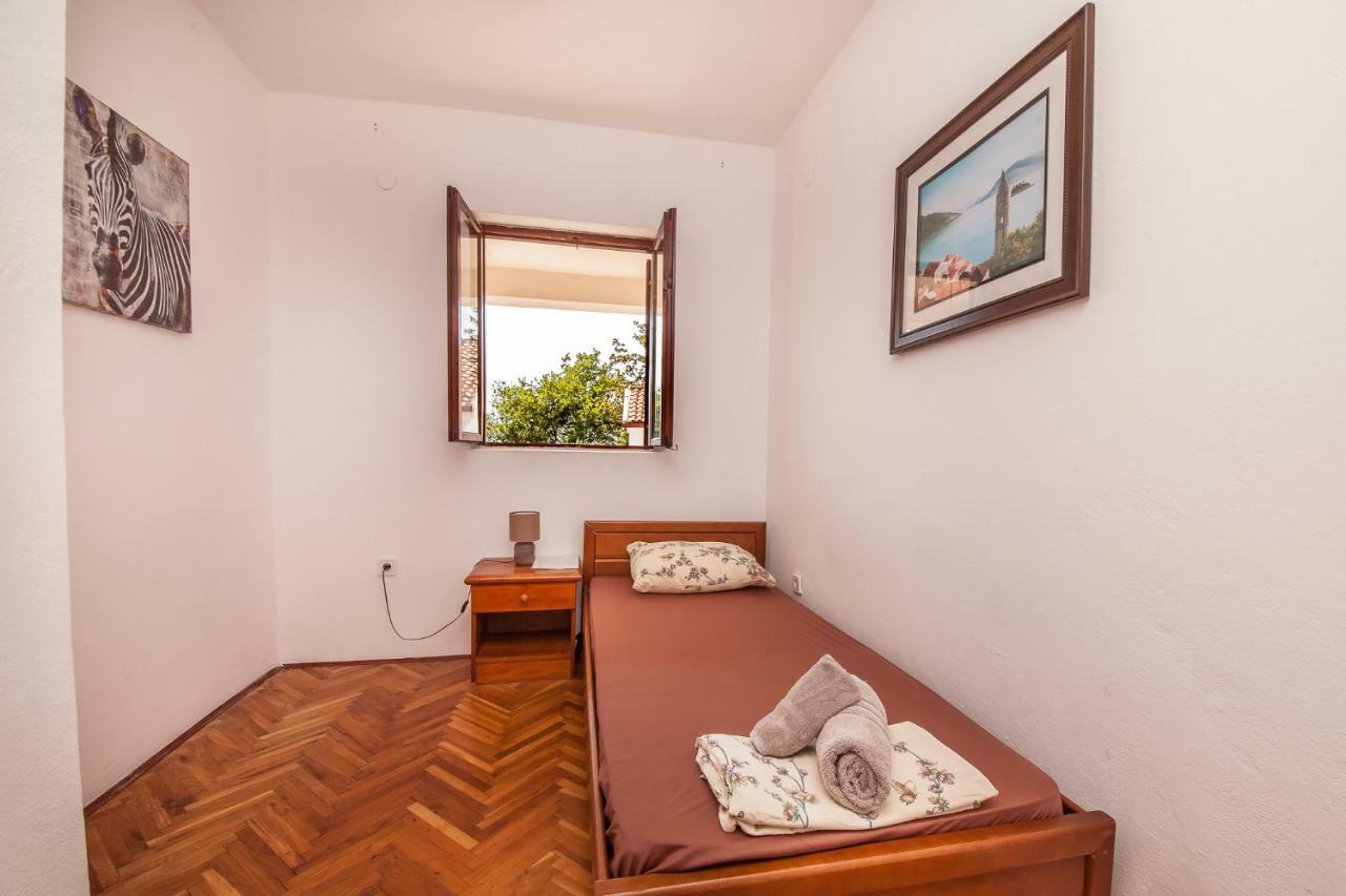 Alex Guesthouse Kotor Eksteriør bilde