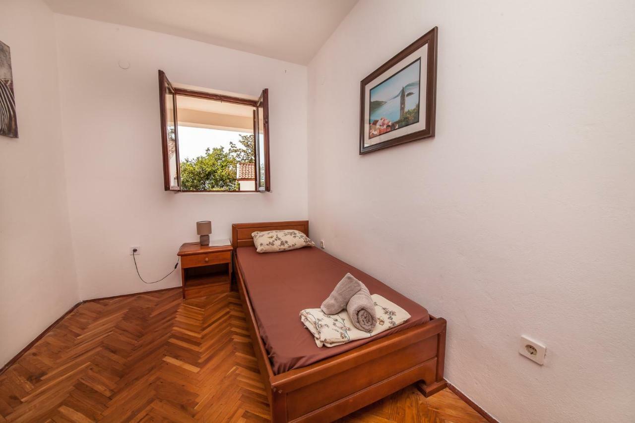 Alex Guesthouse Kotor Eksteriør bilde