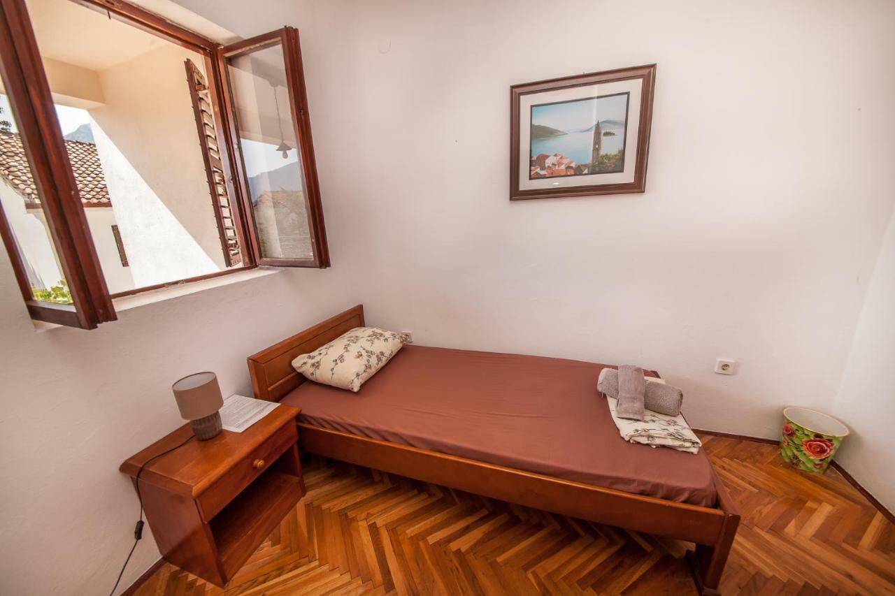 Alex Guesthouse Kotor Eksteriør bilde