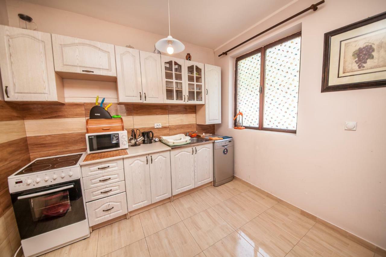 Alex Guesthouse Kotor Eksteriør bilde