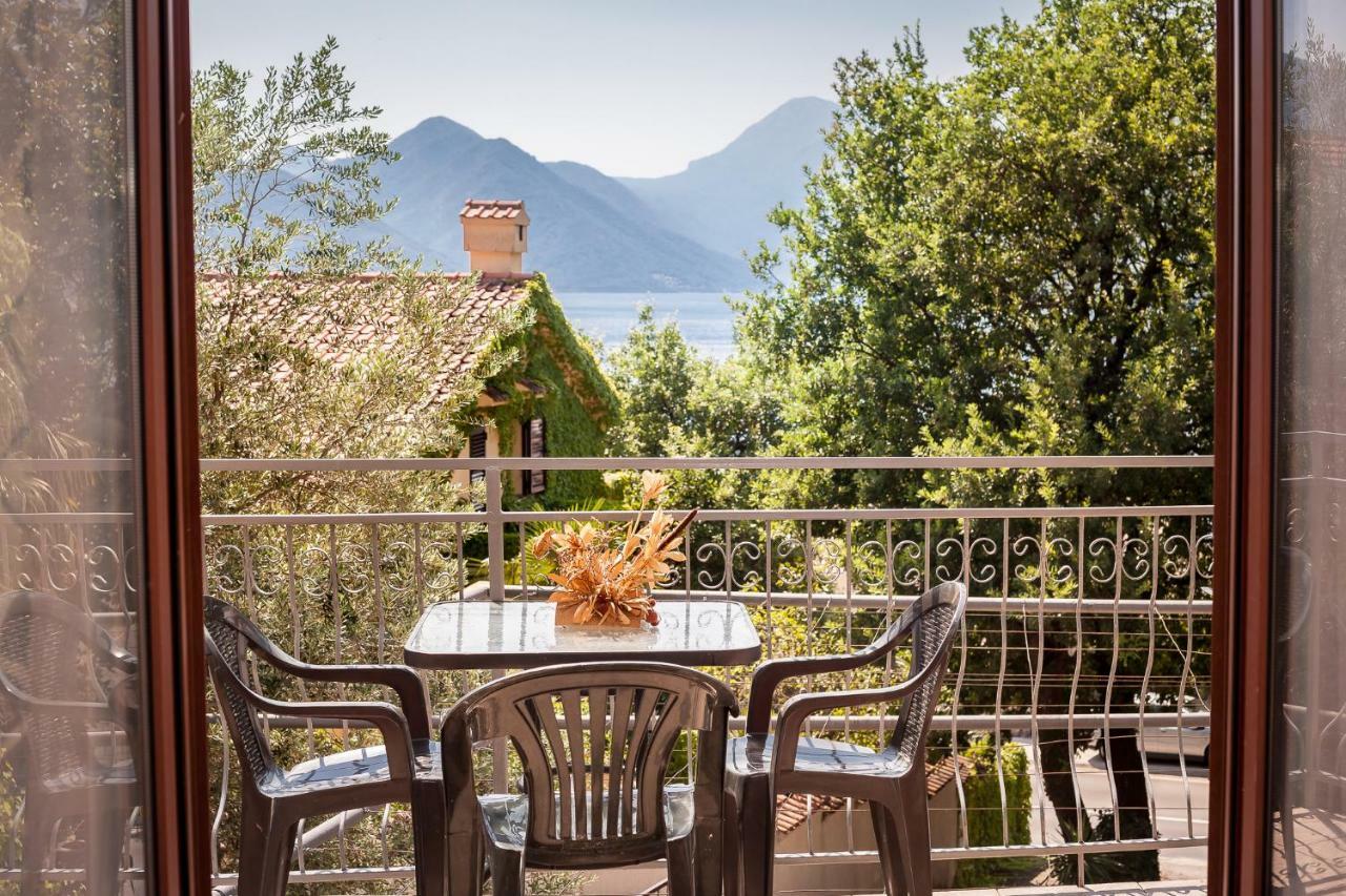 Alex Guesthouse Kotor Eksteriør bilde