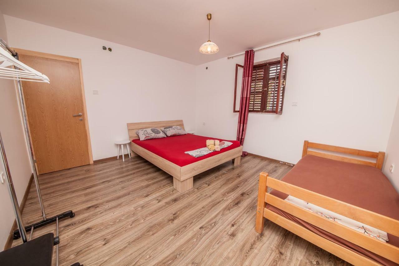 Alex Guesthouse Kotor Eksteriør bilde