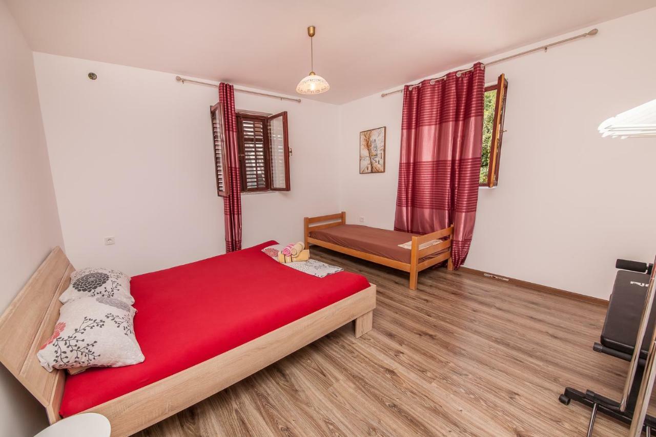 Alex Guesthouse Kotor Eksteriør bilde